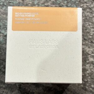 Haus Labs By Lady Gaga Setting Powder - White & Peach Packaging